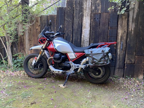 SOPORTE ALFORJAS PARA MOTO GUZZI V85TT Negro Satinado - Imagen 3