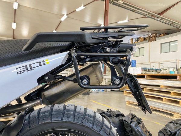 PORTAEQUIPAJES TRASERO Y SOPORTE DE ALFORJAS PARA HUSQVARNA NORDEN 901 - Imagen 3