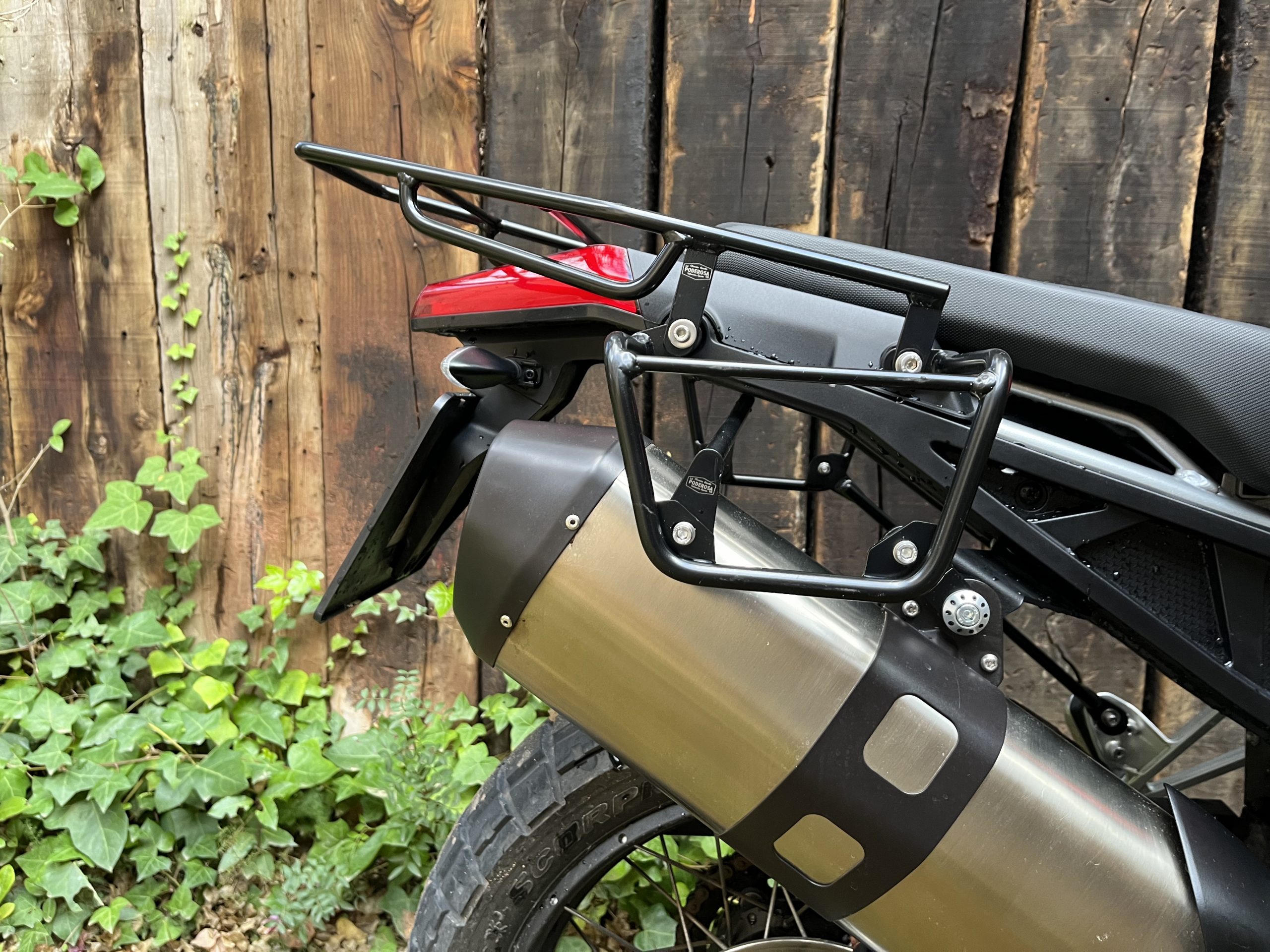 PORTAEQUIPAJE TRASERO Y SOPORTE ALFORJAS PARA APRILIA TUAREG 660