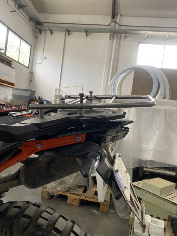 SOPORTES PARA KTM 790/890 ADV NEGRO SATINADO - Imagen 2